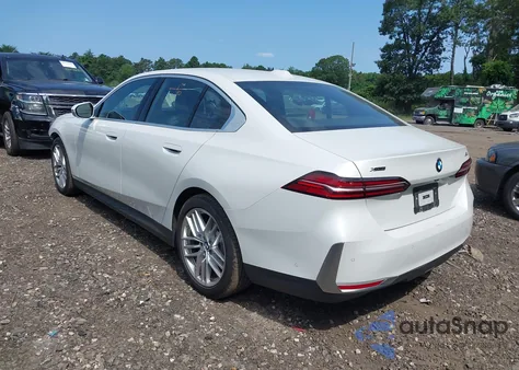 2024 BMW 530 I xDrive из США, поврежденный, VIN WBA53FJ00RCS08953